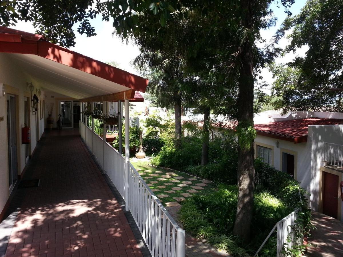 Hotel Pension Casa Africana Windhoek Ngoại thất bức ảnh