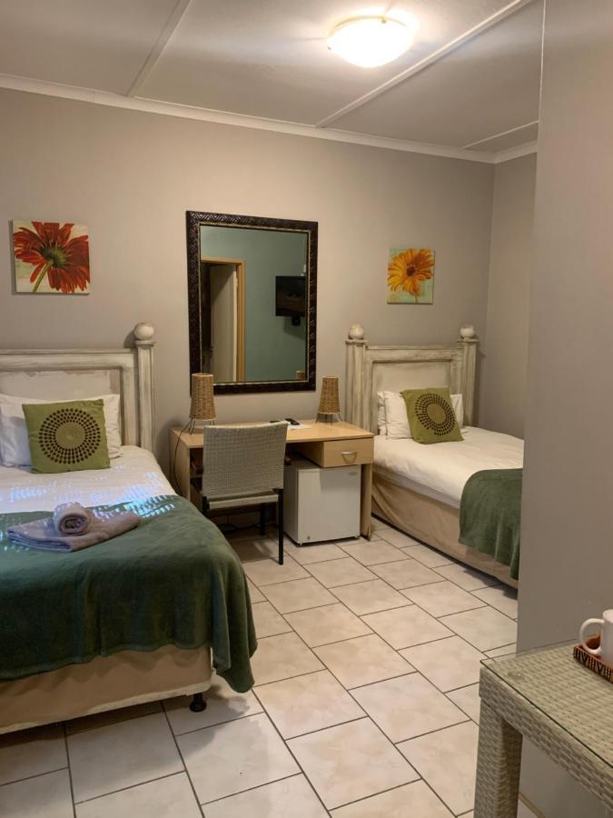 Hotel Pension Casa Africana Windhoek Ngoại thất bức ảnh
