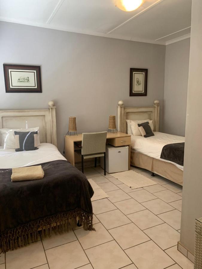 Hotel Pension Casa Africana Windhoek Ngoại thất bức ảnh