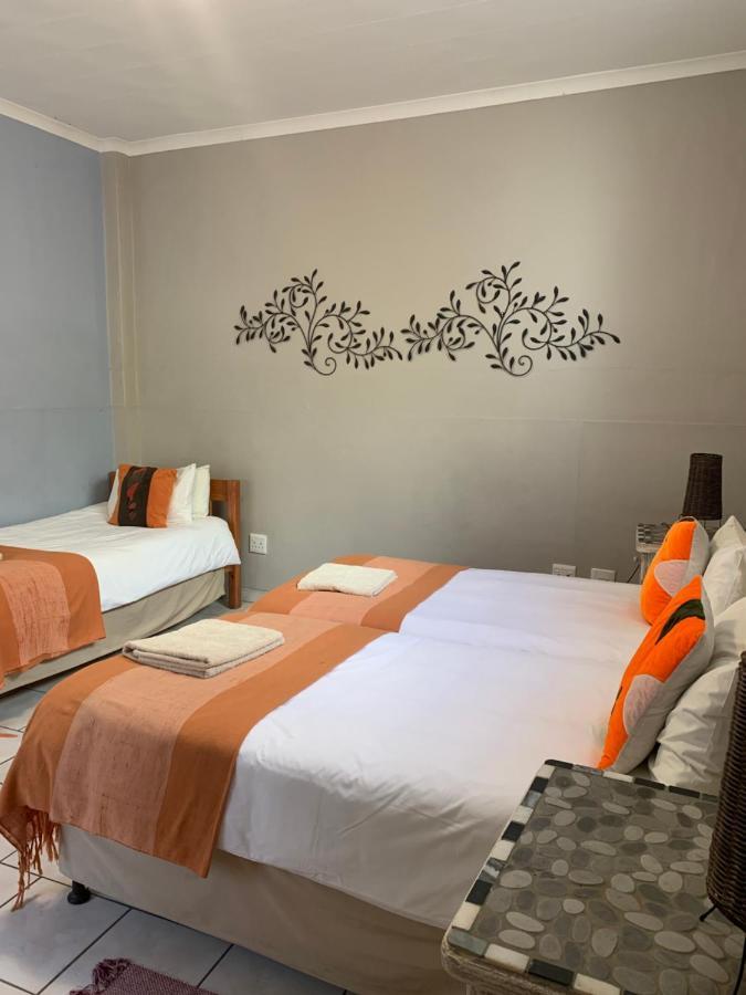 Hotel Pension Casa Africana Windhoek Ngoại thất bức ảnh