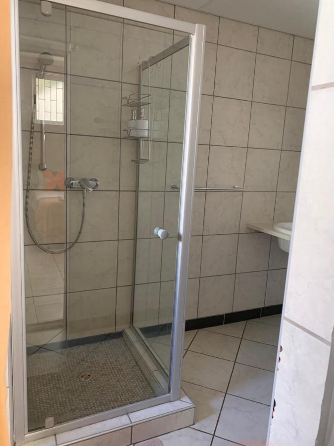Hotel Pension Casa Africana Windhoek Ngoại thất bức ảnh