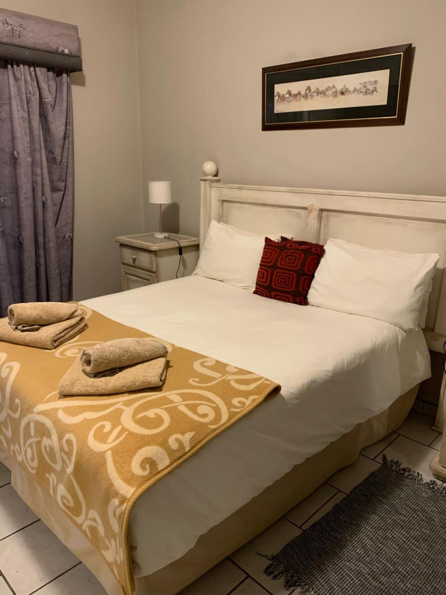 Hotel Pension Casa Africana Windhoek Ngoại thất bức ảnh